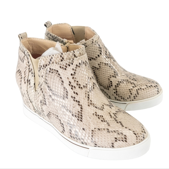 Sugar Glossy Beige Scale Memory Foam Wedge Sneakers -7 - Picture 4 of 6